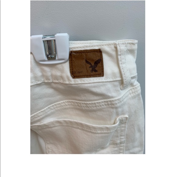 American Eagle Mid-Rise White Jean Shorts - Picture 5 of 5